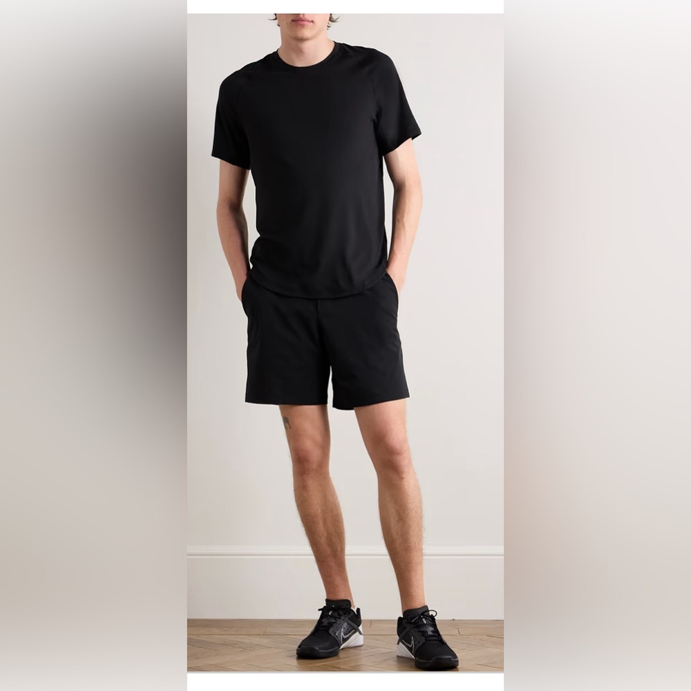 Lululemon T.H.E shorts 9” black breatheable fabric size L hike yoga gym